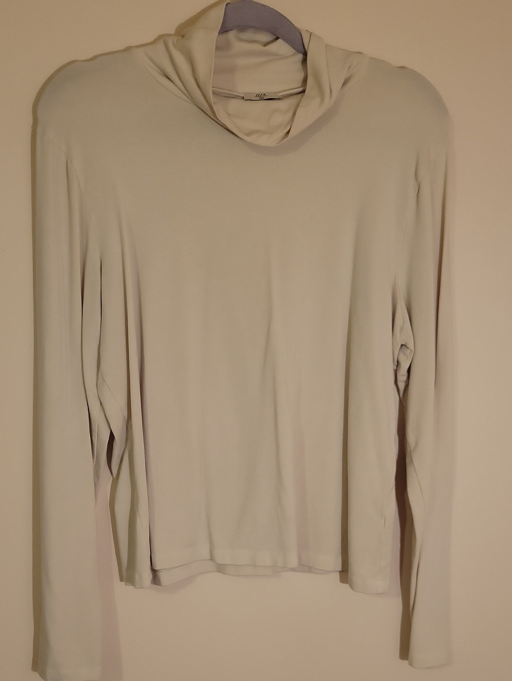 #17 NLT Cream Long Sleeve Top